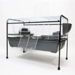 כלוב למכרסמים וארנבים דגם פרימיום על גלגלים מאובזר בבית מחסה ובקבוק שתייה